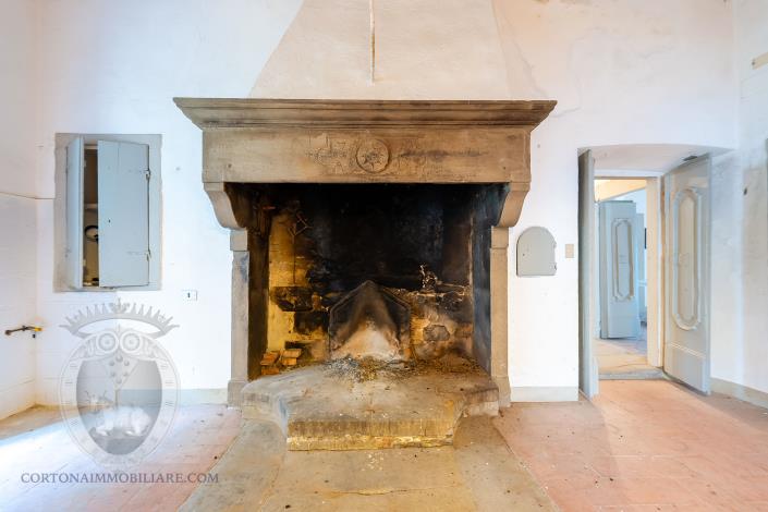 Image No.60-12 Bed Farmhouse for sale