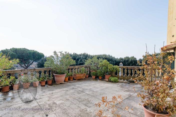 Image No.20-2 Bed Apartment for sale