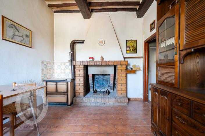 Image No.8-5 Bed Farmhouse for sale