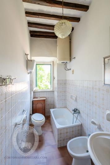 Image No.14-5 Bed Farmhouse for sale