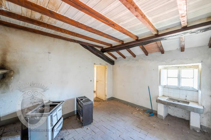 Image No.17-5 Bed Farmhouse for sale