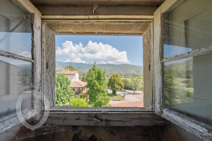 Image No.20-5 Bed Farmhouse for sale