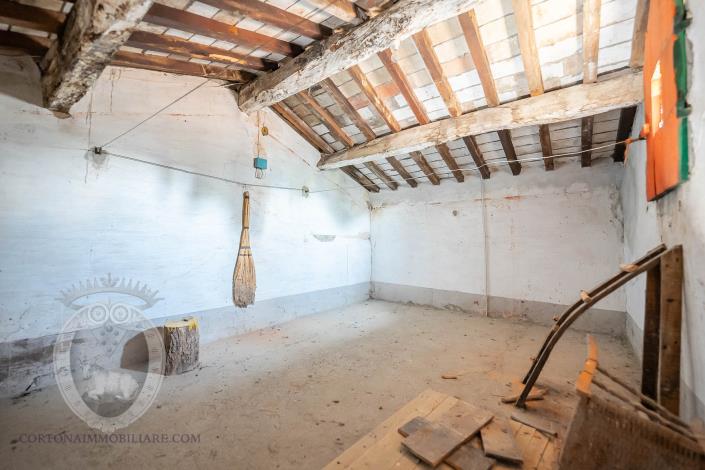 Image No.22-5 Bed Farmhouse for sale