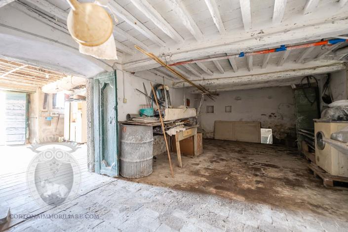 Image No.26-5 Bed Farmhouse for sale