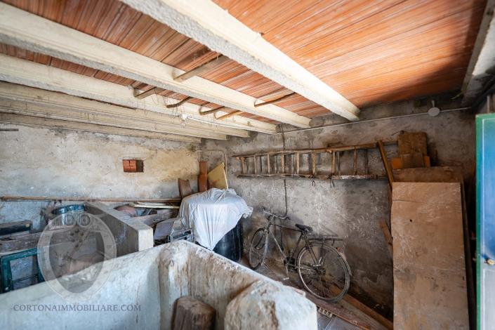 Image No.27-5 Bed Farmhouse for sale