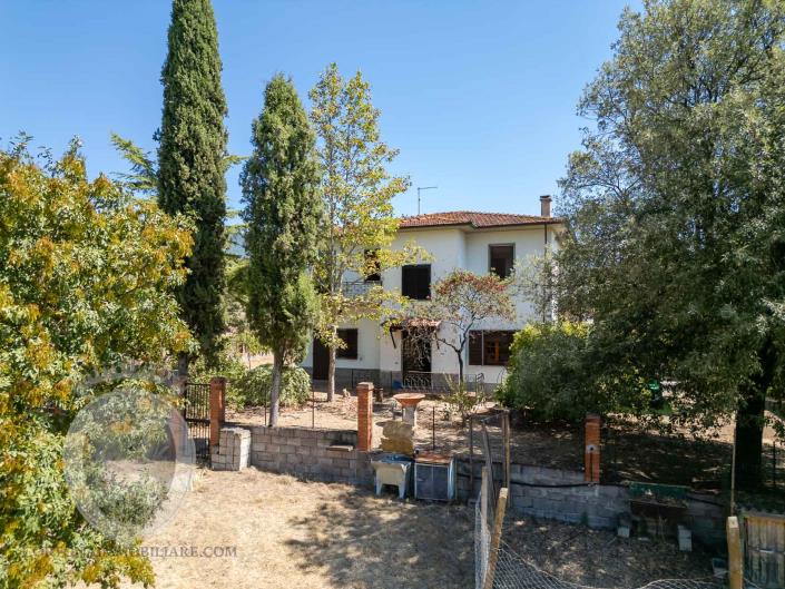 Image No.13-4 Bed Farmhouse for sale