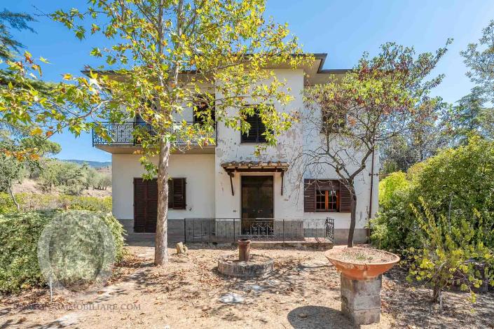 Image No.16-4 Bed Farmhouse for sale