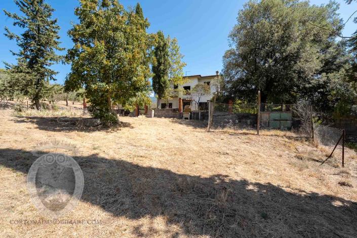 Image No.18-4 Bed Farmhouse for sale