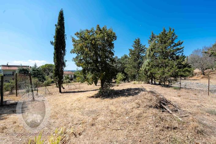 Image No.17-4 Bed Farmhouse for sale