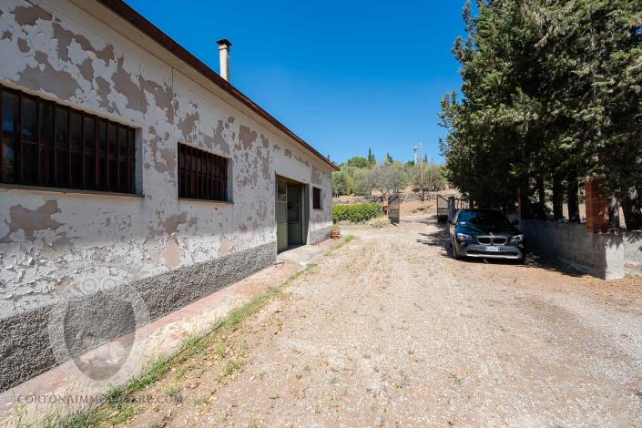 Image No.20-4 Bed Farmhouse for sale