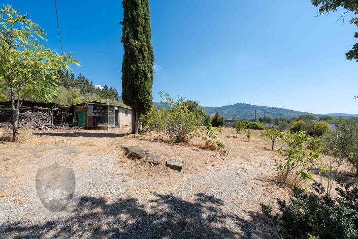 Image No.21-4 Bed Farmhouse for sale