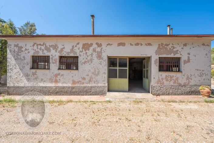 Image No.25-4 Bed Farmhouse for sale