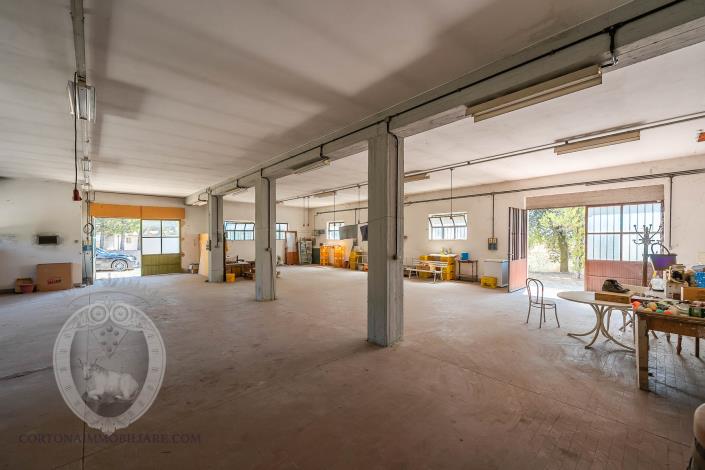 Image No.26-4 Bed Farmhouse for sale