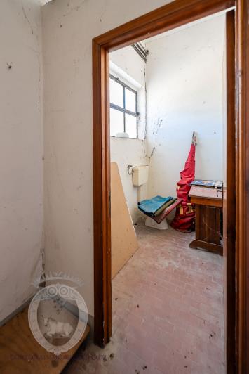 Image No.27-4 Bed Farmhouse for sale