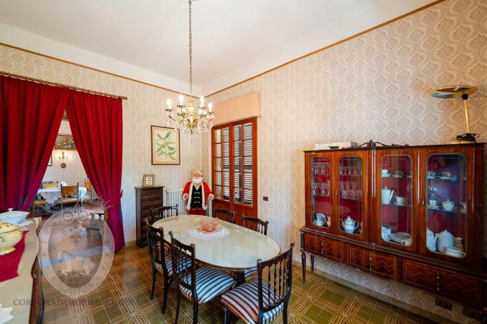 Image No.31-4 Bed Farmhouse for sale