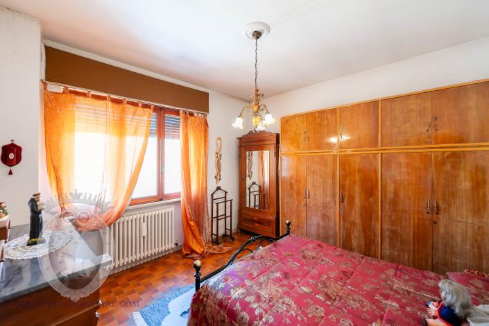 Image No.46-4 Bed Farmhouse for sale