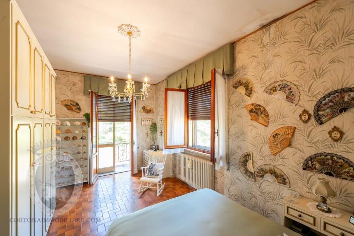 Image No.48-4 Bed Farmhouse for sale