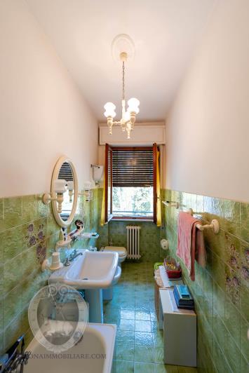 Image No.51-4 Bed Farmhouse for sale