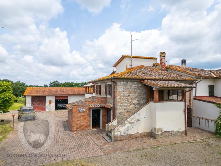 Image No.6-4 Bed Farmhouse for sale