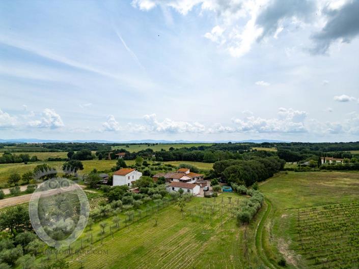 Image No.8-4 Bed Farmhouse for sale