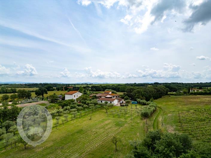 Image No.9-4 Bed Farmhouse for sale