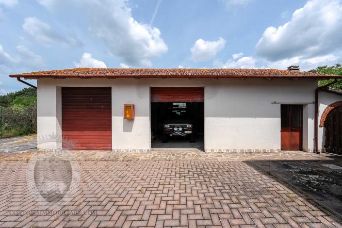 Image No.25-4 Bed Farmhouse for sale