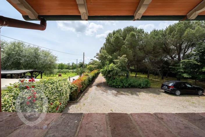 Image No.30-4 Bed Farmhouse for sale