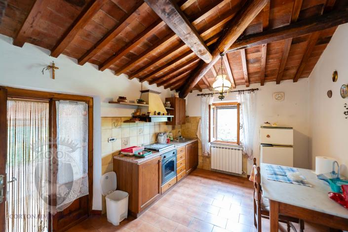 Image No.33-4 Bed Farmhouse for sale