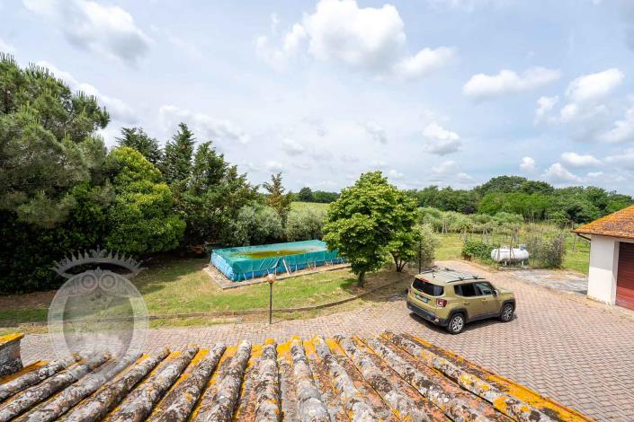 Image No.36-4 Bed Farmhouse for sale