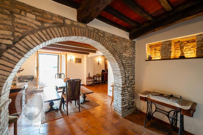 Image No.43-4 Bed Farmhouse for sale