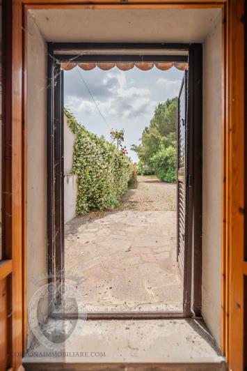 Image No.44-4 Bed Farmhouse for sale