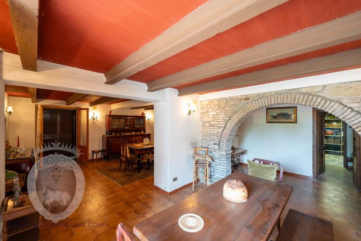 Image No.45-4 Bed Farmhouse for sale