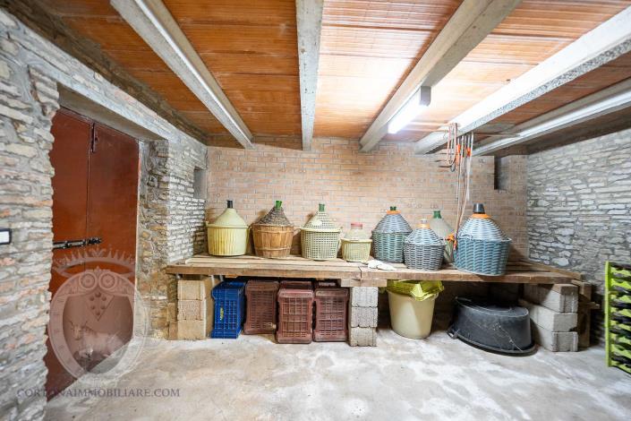 Image No.49-4 Bed Farmhouse for sale