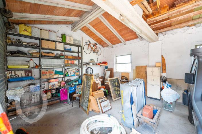 Image No.54-4 Bed Farmhouse for sale