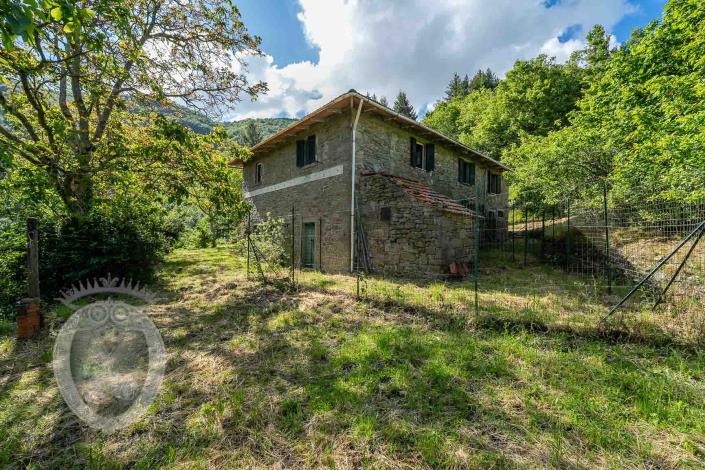 Image No.18-4 Bed Farmhouse for sale