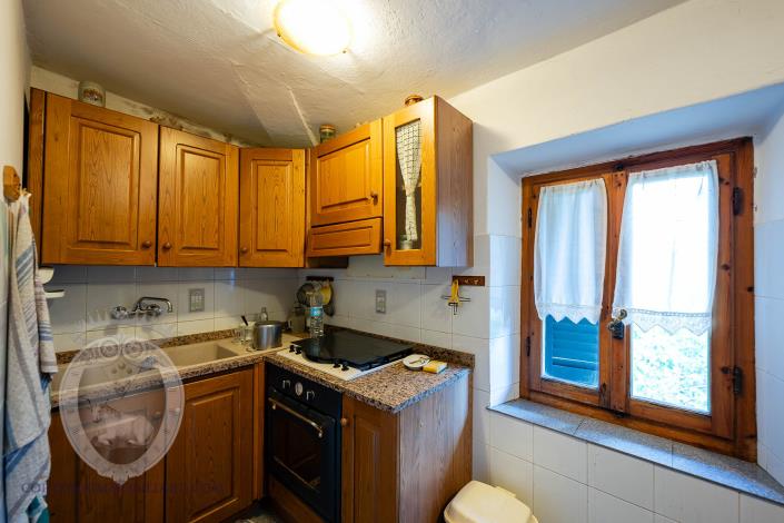 Image No.40-4 Bed Farmhouse for sale