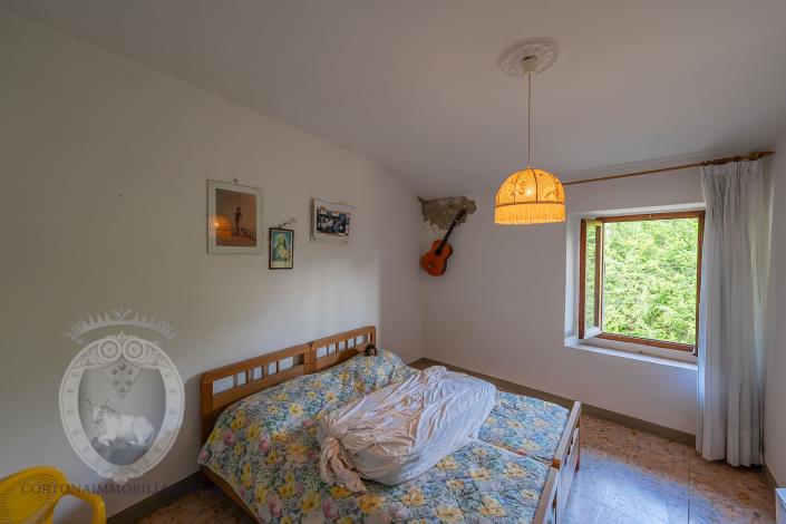 Image No.42-4 Bed Farmhouse for sale