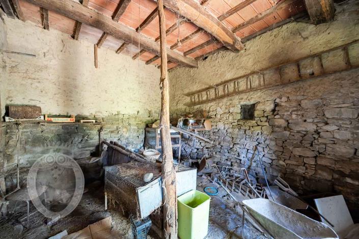 Image No.53-4 Bed Farmhouse for sale