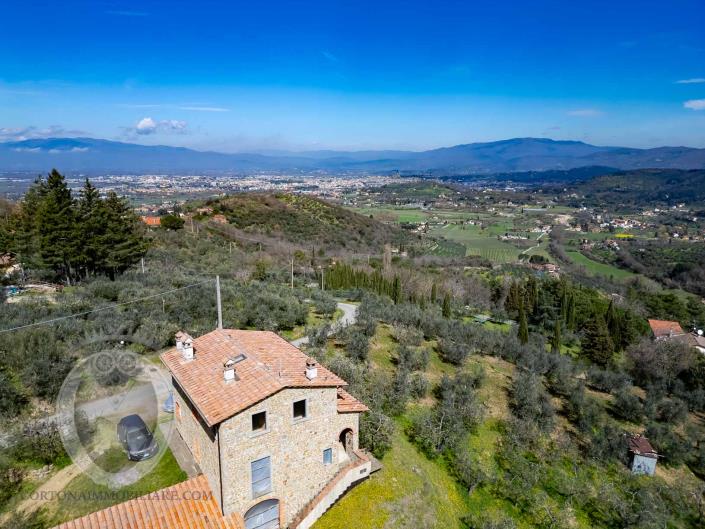 Image No.24-3 Bed Farmhouse for sale