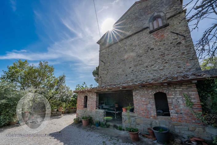 Image No.18-4 Bed Farmhouse for sale