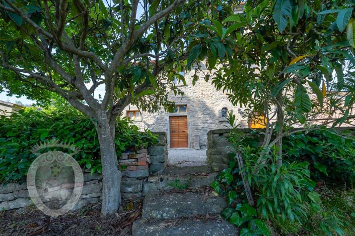 Image No.20-4 Bed Farmhouse for sale