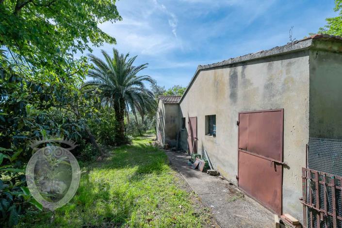 Image No.22-4 Bed Farmhouse for sale