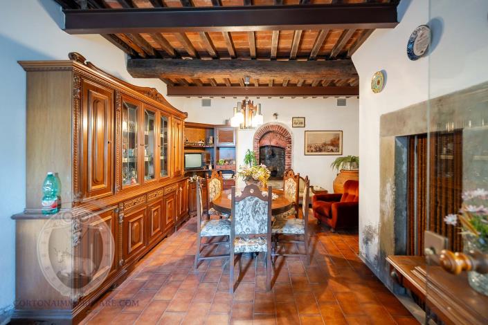 Image No.25-4 Bed Farmhouse for sale