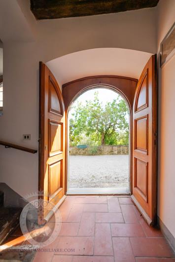 Image No.27-4 Bed Farmhouse for sale