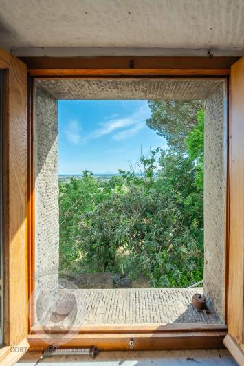 Image No.42-4 Bed Farmhouse for sale