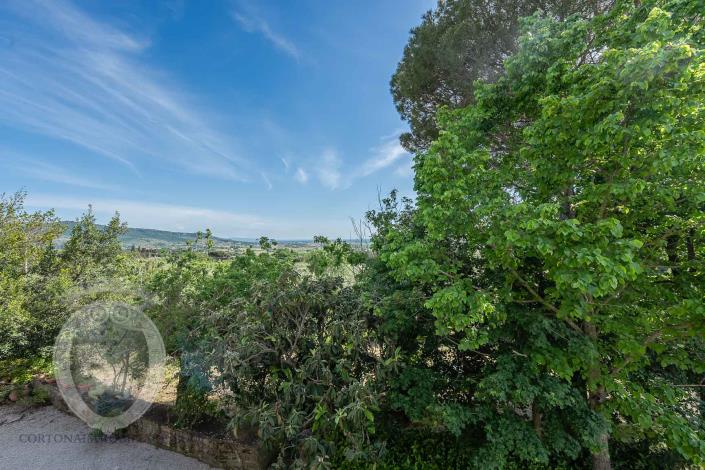 Image No.44-4 Bed Farmhouse for sale