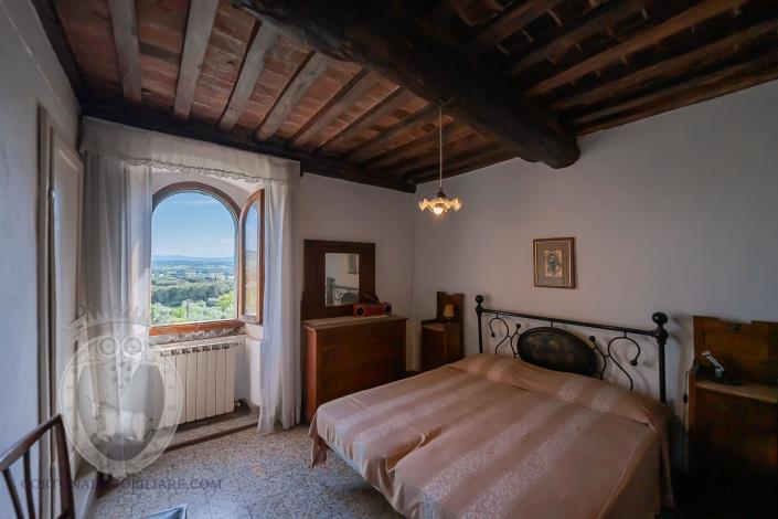 Image No.47-4 Bed Farmhouse for sale