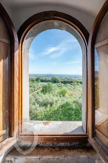 Image No.48-4 Bed Farmhouse for sale