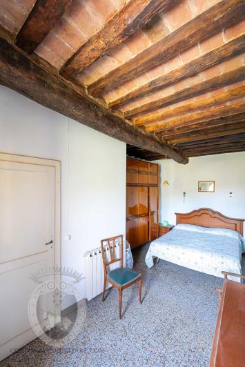 Image No.50-4 Bed Farmhouse for sale