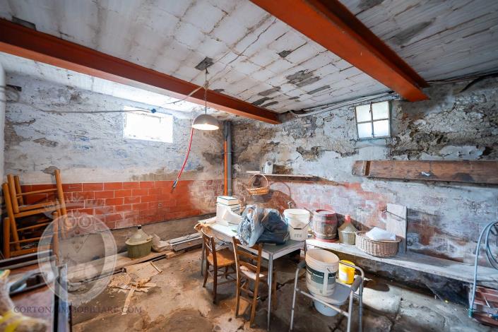 Image No.56-4 Bed Farmhouse for sale